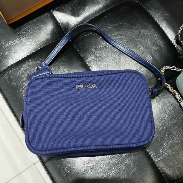 95新 Prada/普拉达 帆布手提零钱包  长度16A1401