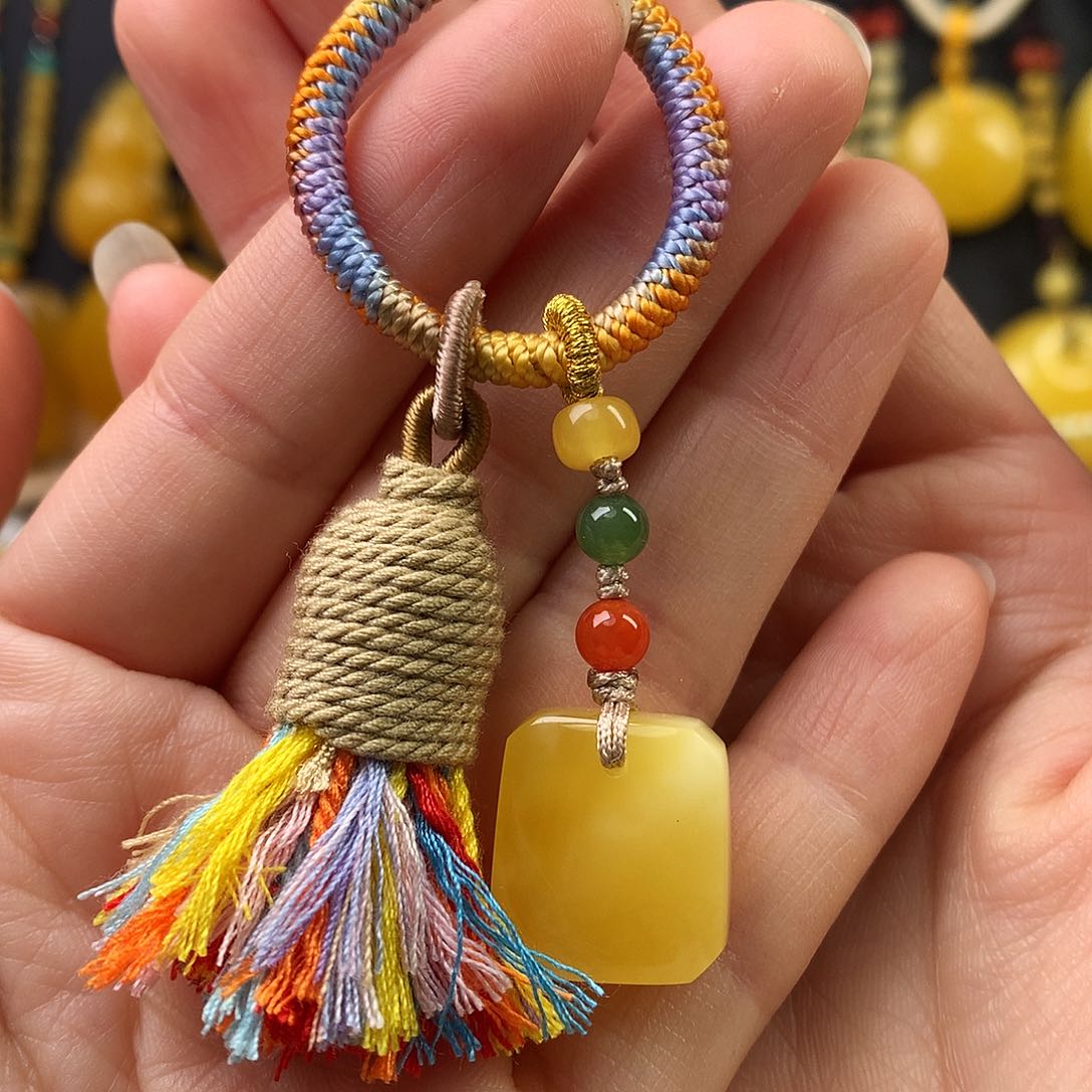 琥珀裸石未镶嵌车挂