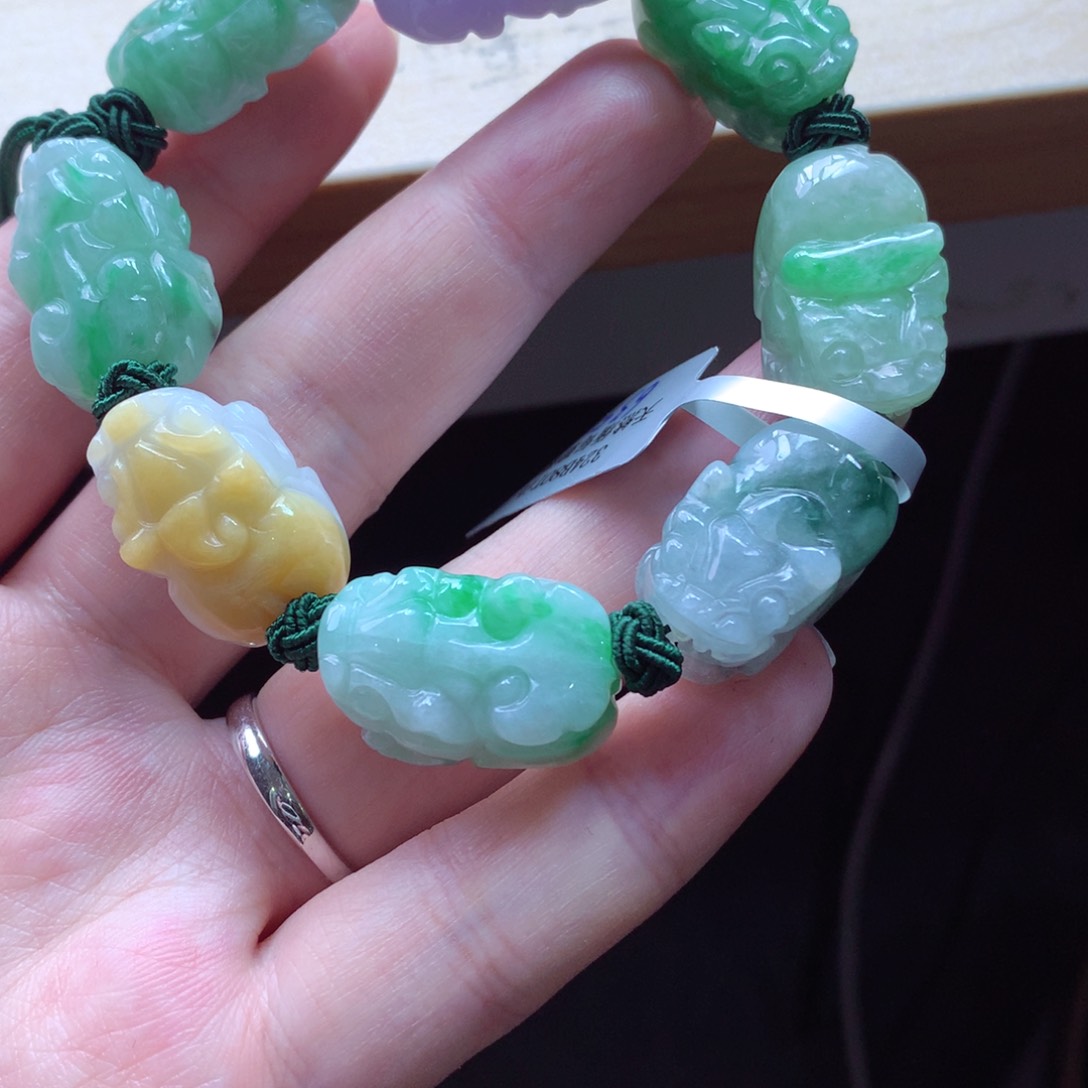 翡翠颈饰未镶嵌吊坠