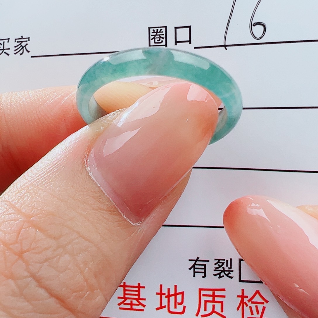 翡翠未镶嵌戒指戒指