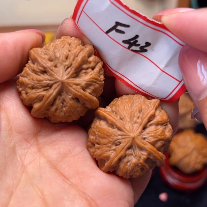 文玩核桃手串33.5雨花石正四棱43