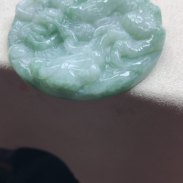 翡翠颈饰未镶嵌吊坠
