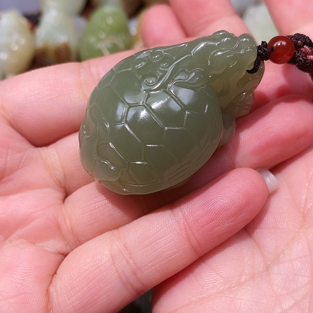 和田玉颈饰未镶嵌