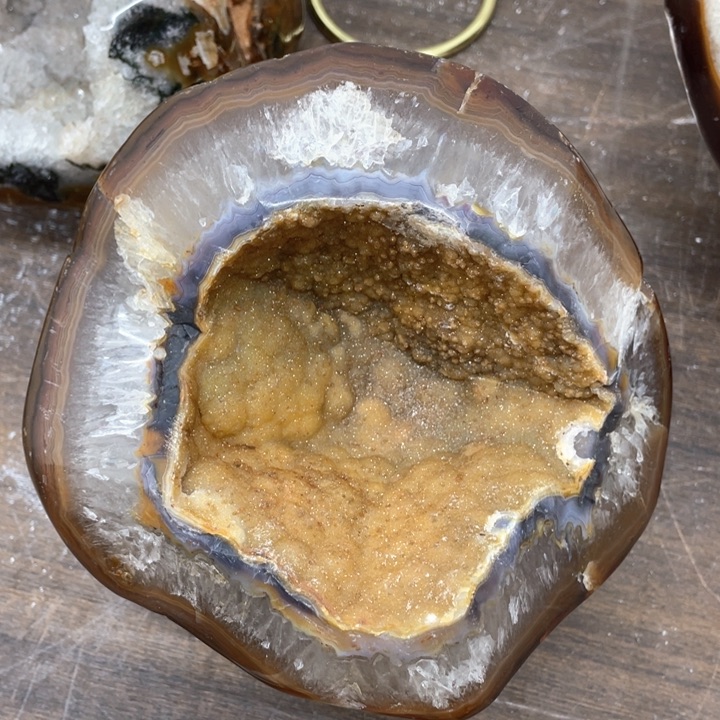 水晶摆件未镶嵌捡漏