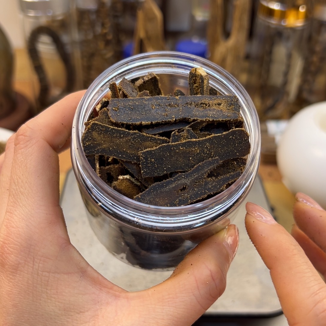 沉香沉香碎屑棋楠沉香乌身圆叶车珠碎料51