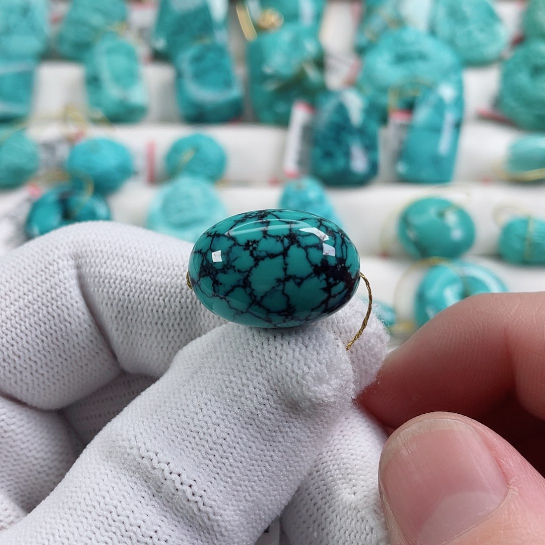 绿松石颈饰未镶嵌