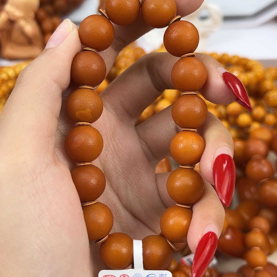 琥珀颈饰未镶嵌蜜蜡