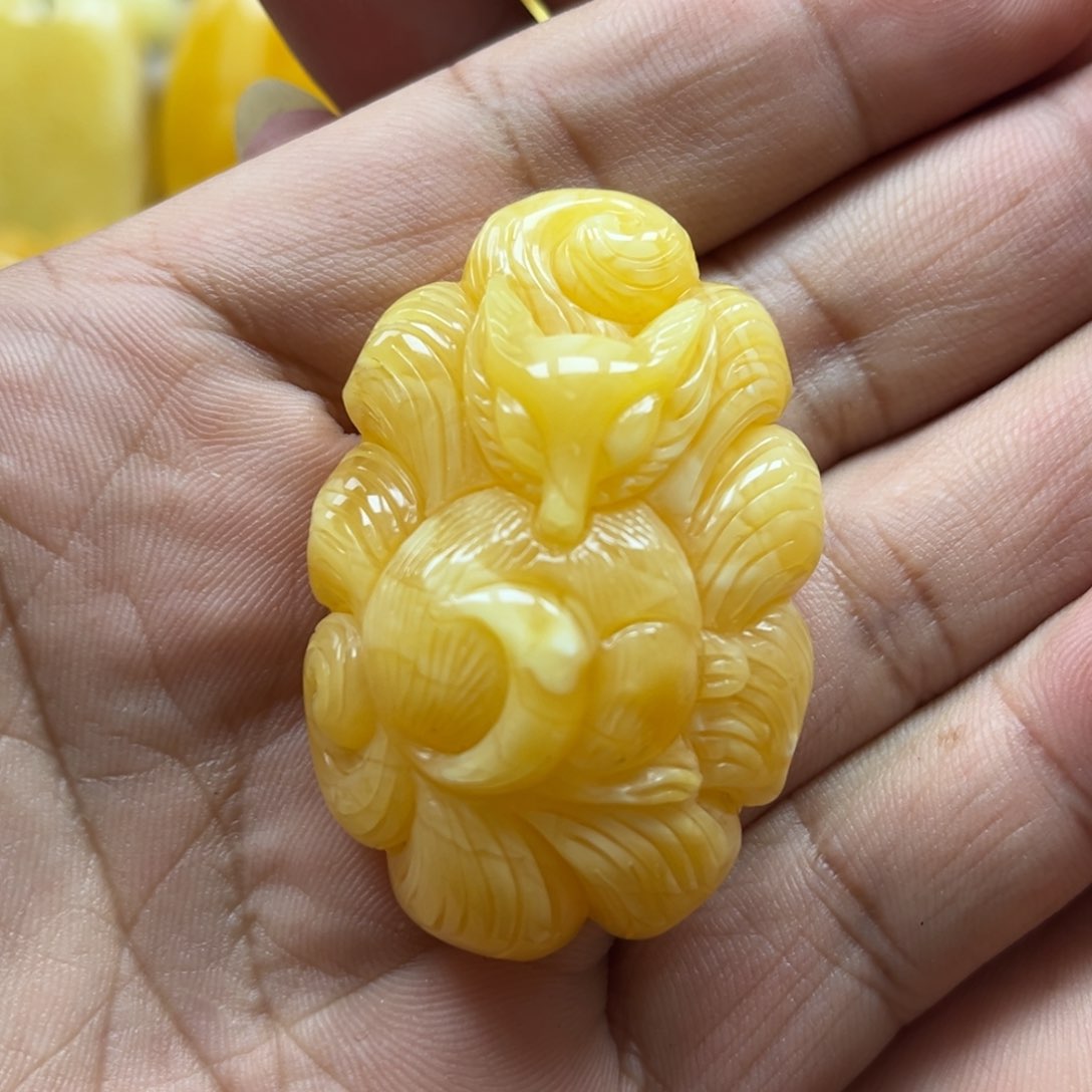 蜜蜡珠宝奇石未镶嵌