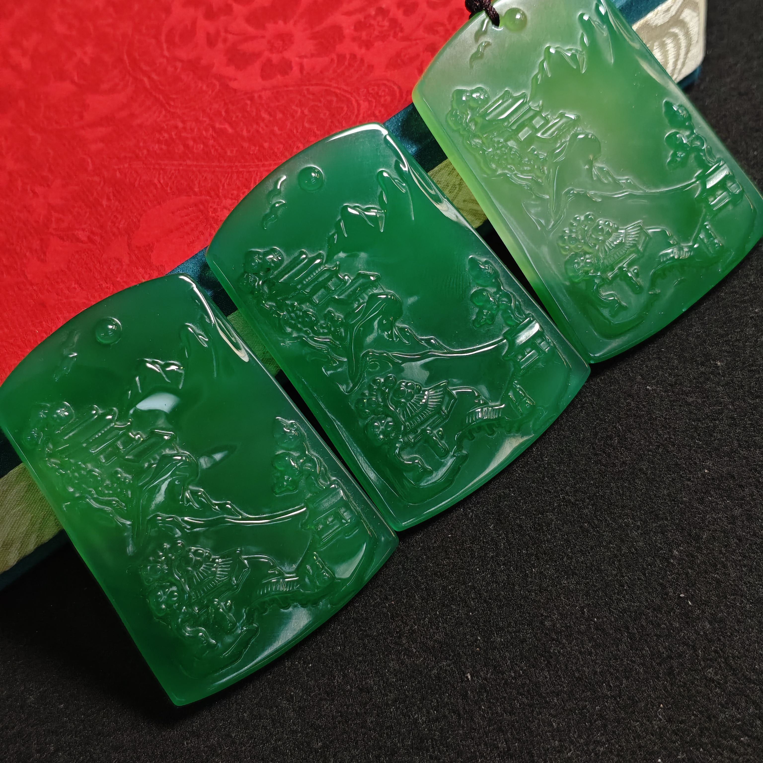 极光绿山水吊坠317(多样性发)(拍一发一)。