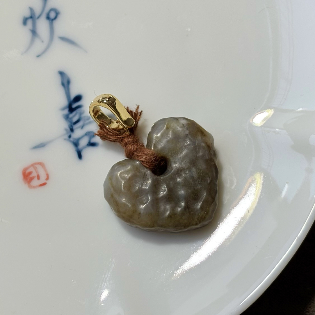 【亏本清货】天然新疆且末糖和田玉胖心挂件