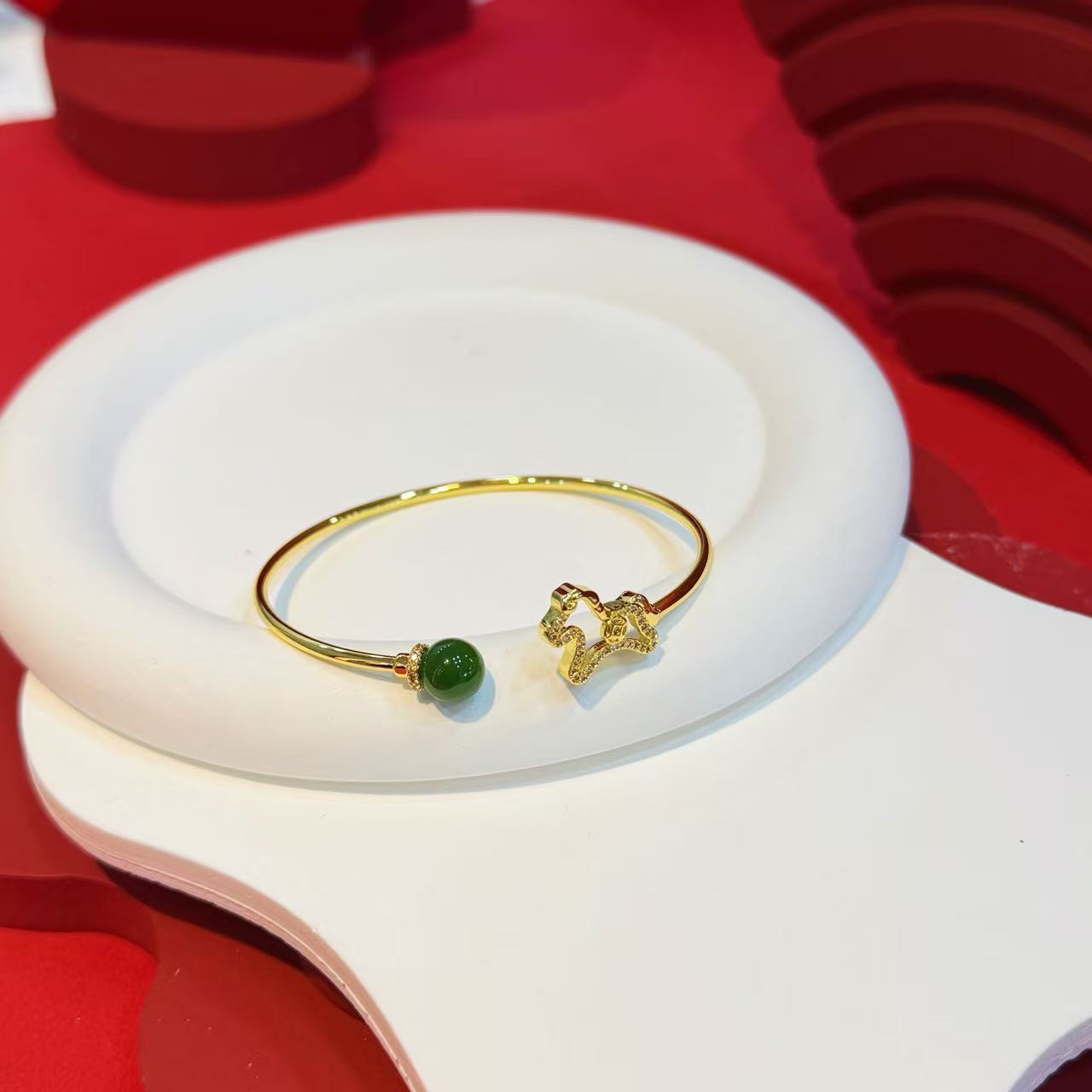 8mm碧玉转运珠小马手镯HNZ14825