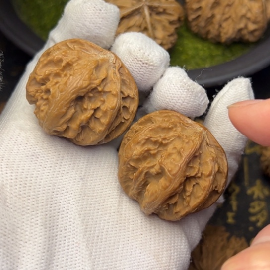 文玩核桃把件秦岭核桃5