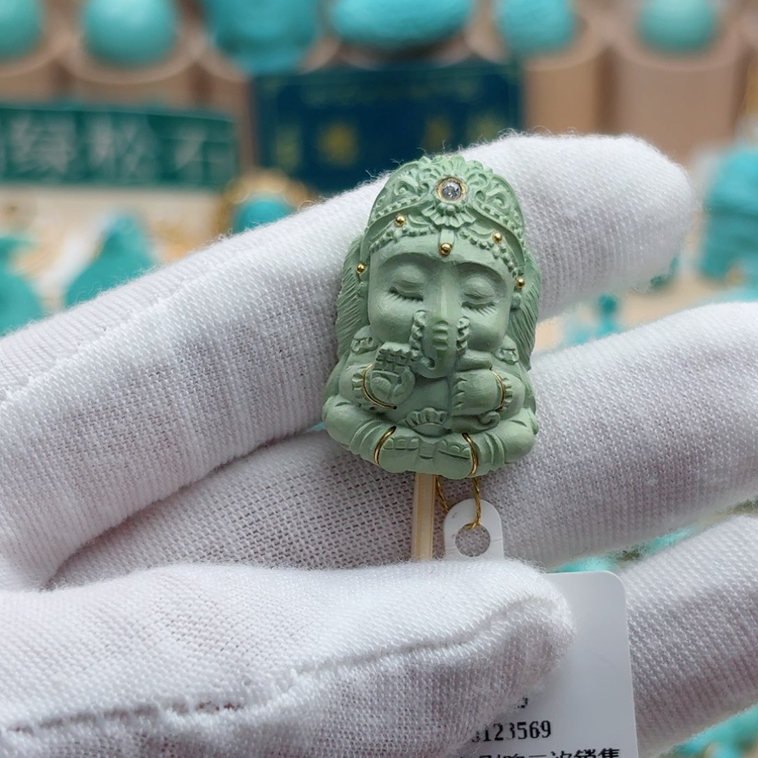 绿松石未镶嵌珠宝奇石