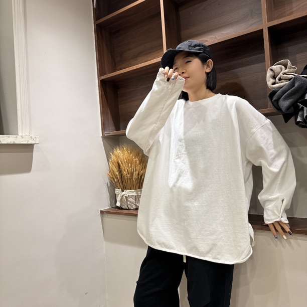 《遇见》秋冬新款纯色黑白两色打底衫袖扣设计打底衫休闲女百搭