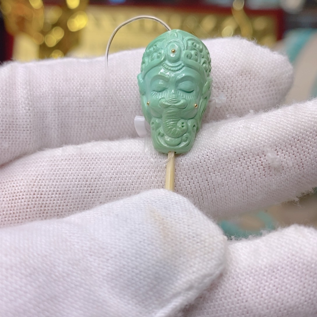 绿松石吊坠18K金镶嵌