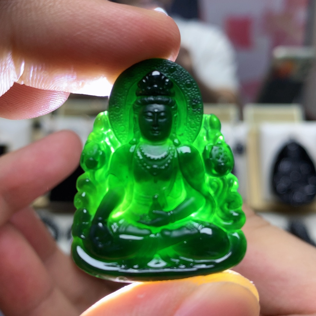 颈饰未镶嵌翡翠墨翠观音