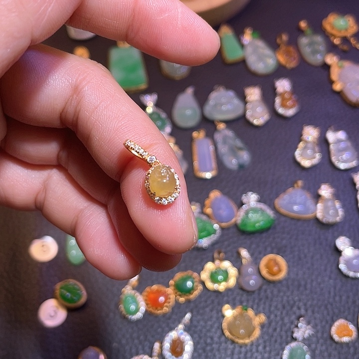 琳***酱翡翠银S925镶嵌吊坠(不含链)天然翡翠