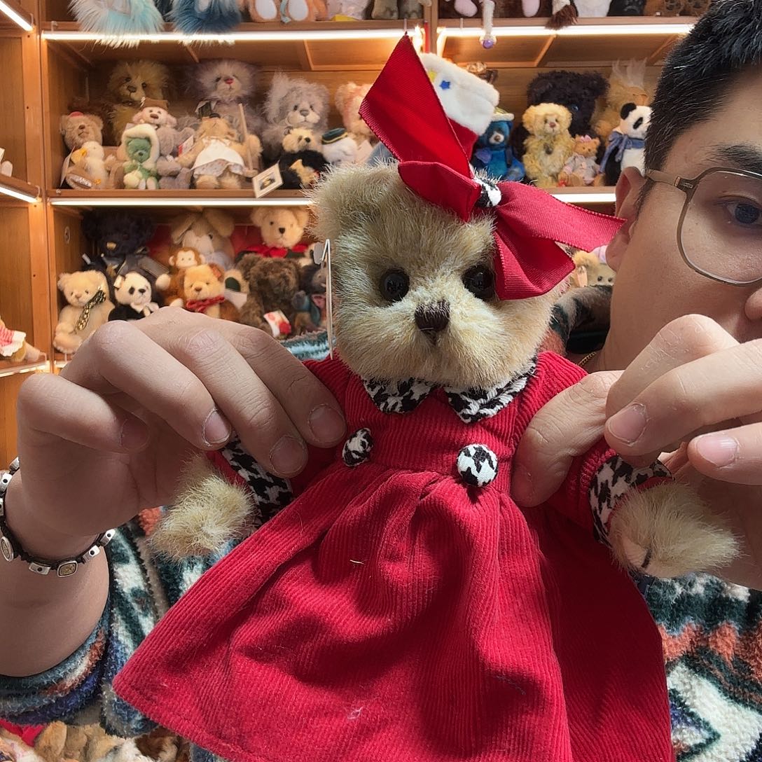 重***头毛绒贝瑞小号红裙子