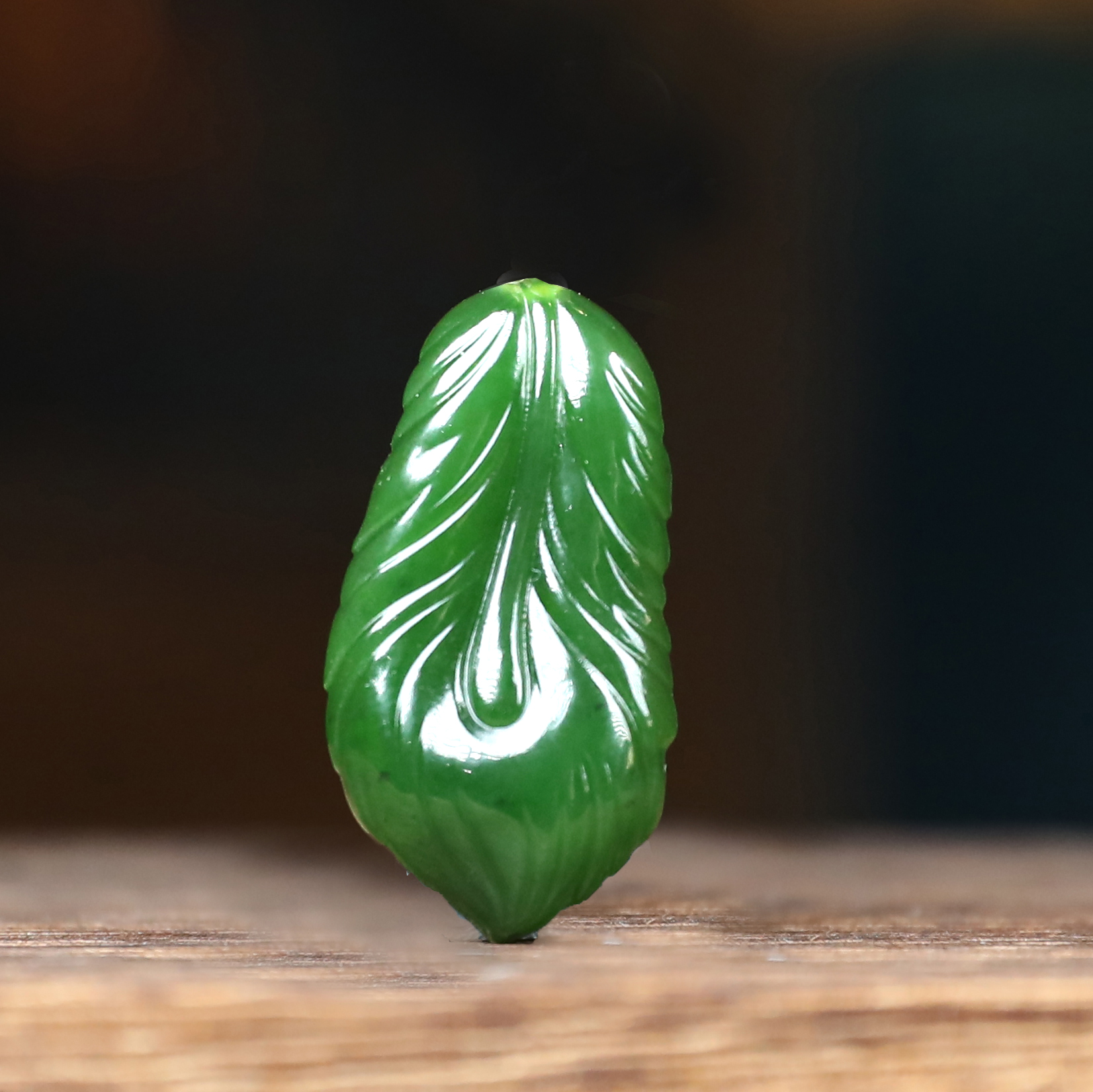 【潮生珠宝】·臻品·和田玉碧玉阳绿凤翎吊坠