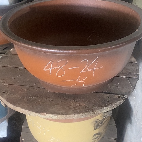 紫砂中国宜兴紫砂花盆，