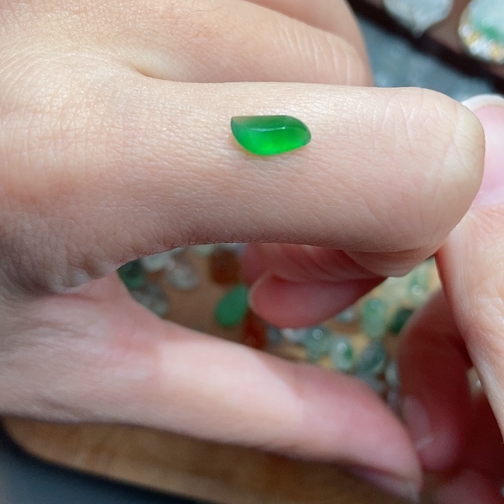 翡翠颈饰未镶嵌翡翠