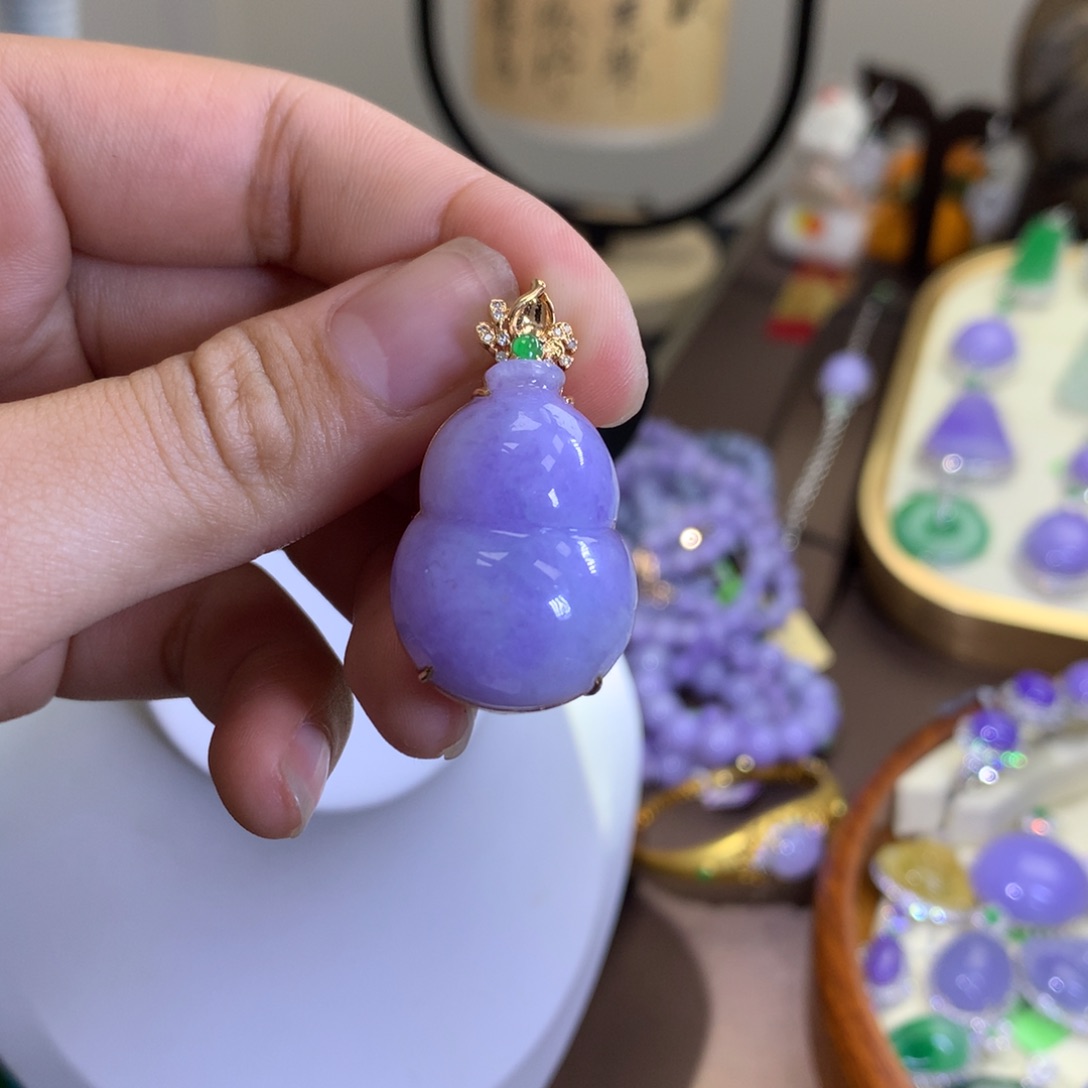 翡翠颈饰18K金镶嵌翡翠