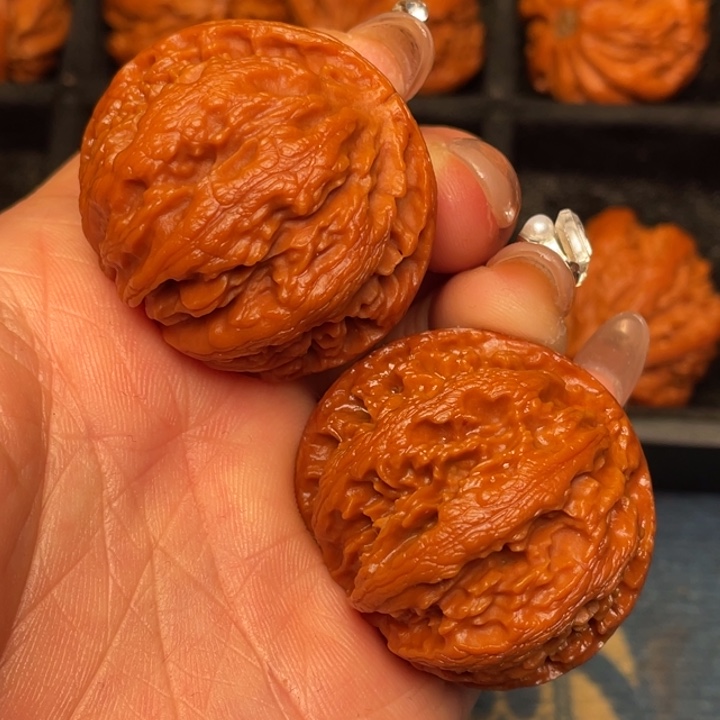 文玩核桃吊坠秦岭野生核桃