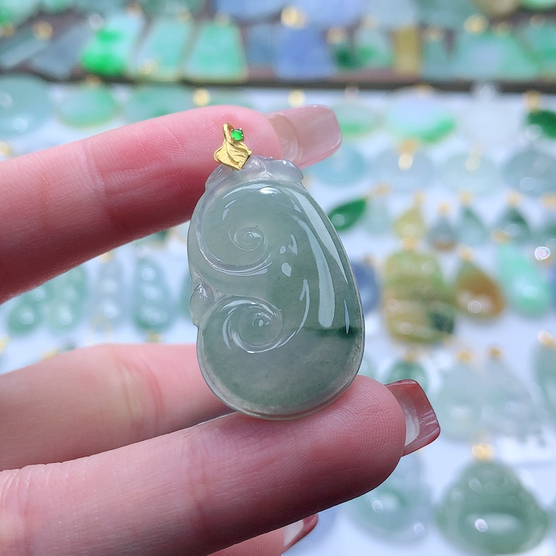 翡翠颈饰未镶嵌翡翠