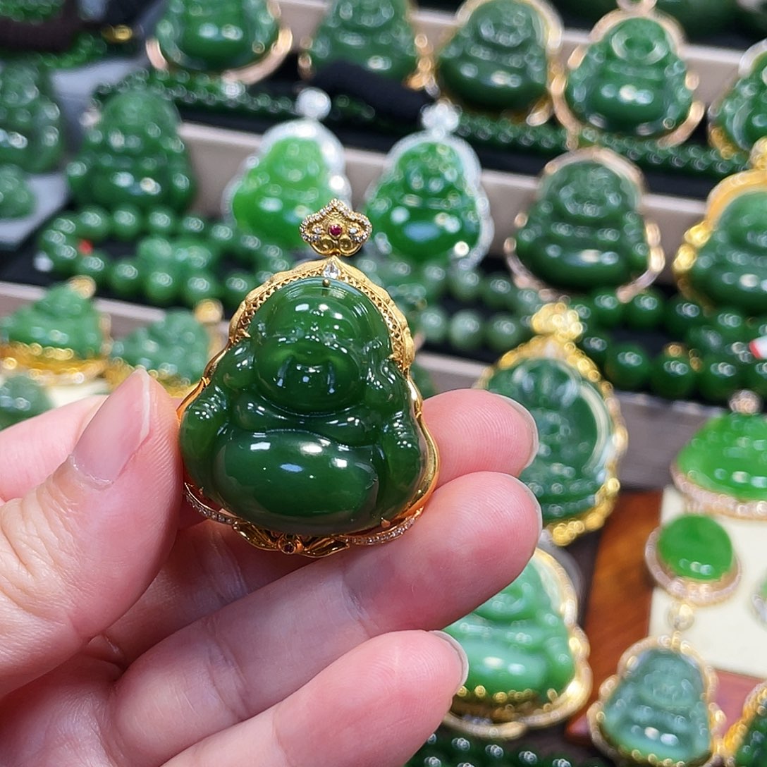 和田玉（碧玉）18K金镶嵌颈饰辣绿佛公30