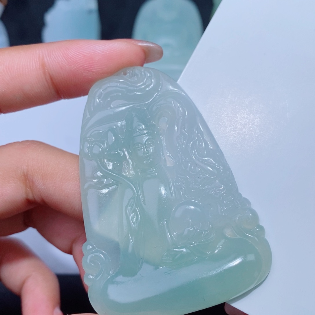 定制翡翠吊坠未镶嵌