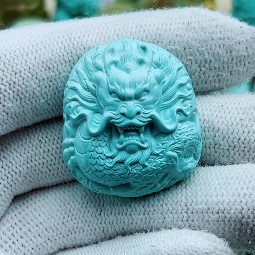 天然原矿绿松石雕刻件