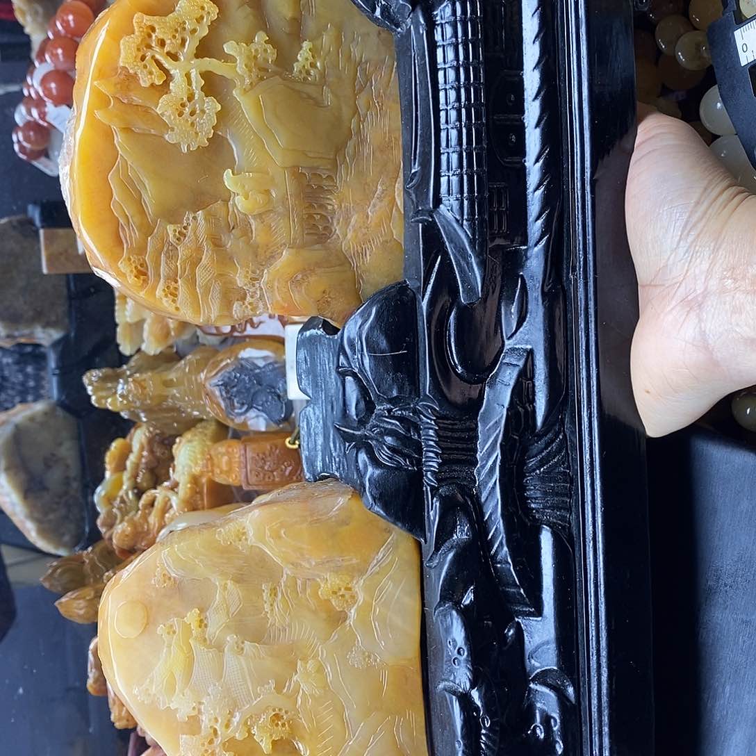 石英质玉（黄龙玉）颈饰未镶嵌