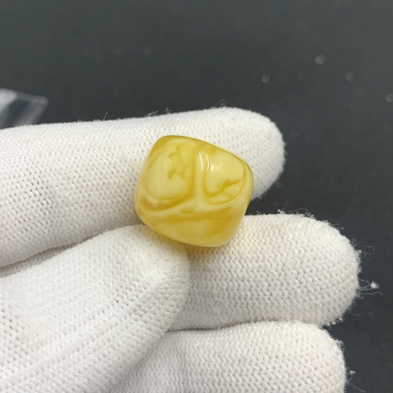 D1136保真原矿俄料尺寸17.6*16mm蜜蜡墩子老型单颗隔珠微瑕放漏