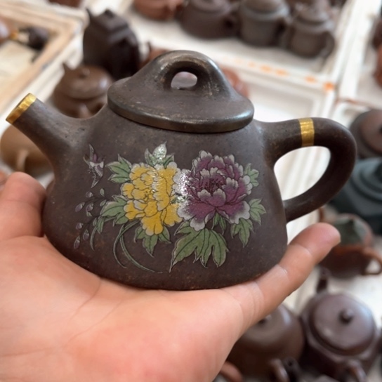 茶壶紫砂瑕疵………………
