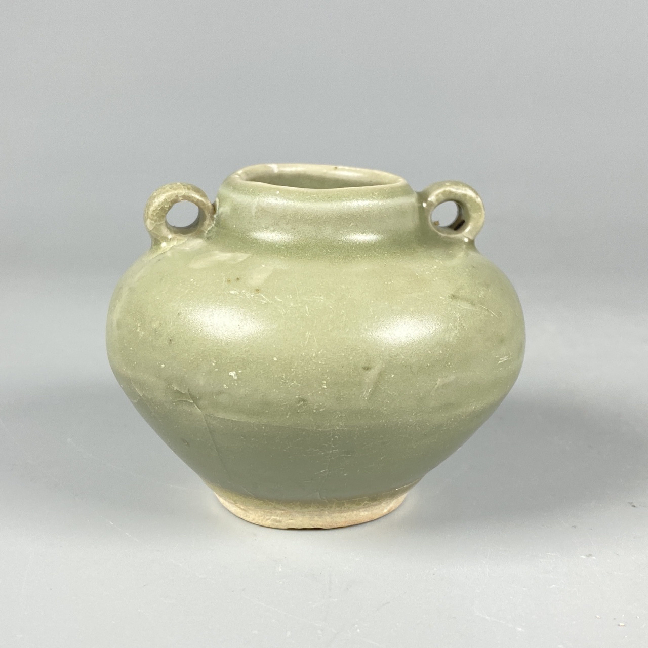 022041346明早期龙泉窑双系罐xg云南省文物总店