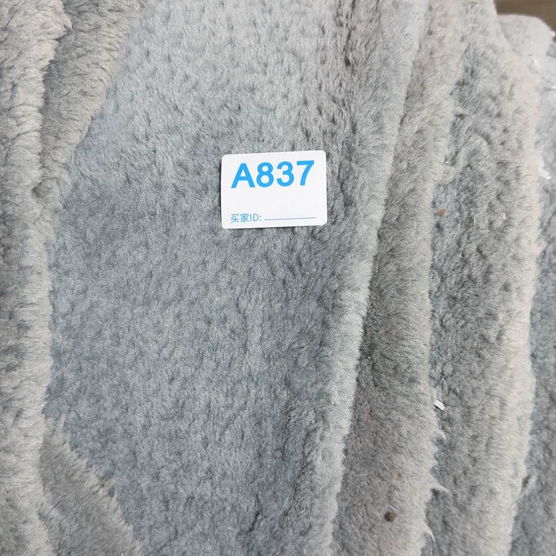 雾霾绿剑花羊羔毛21元3米837