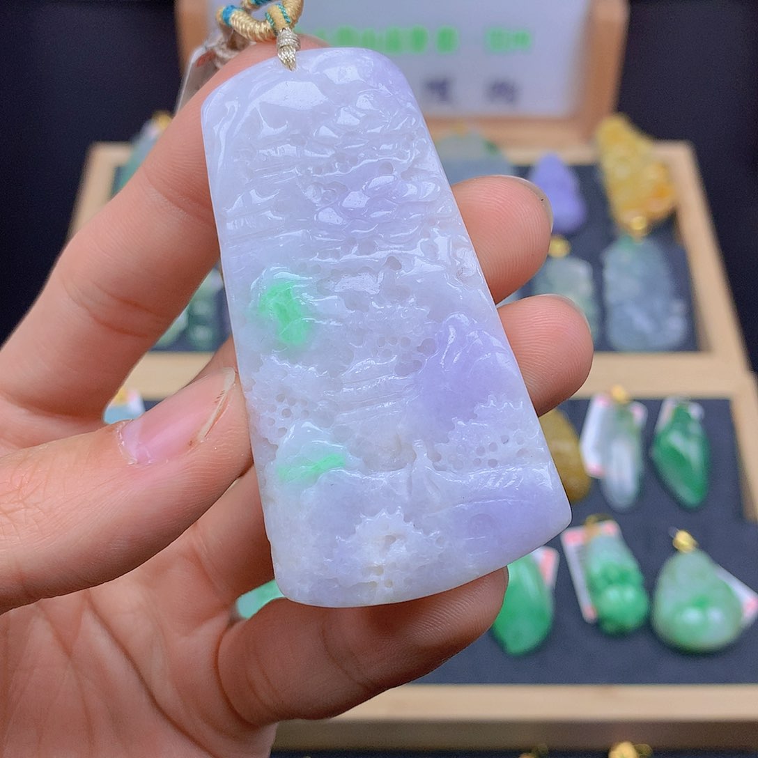 翡翠颈饰未镶嵌翡翠