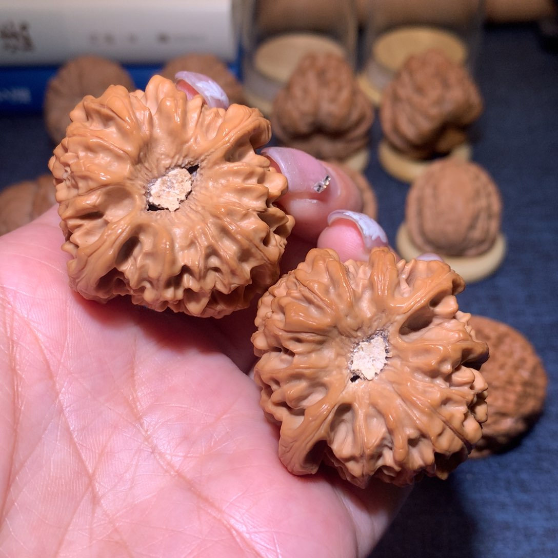 文玩核桃把件国*龙门涧