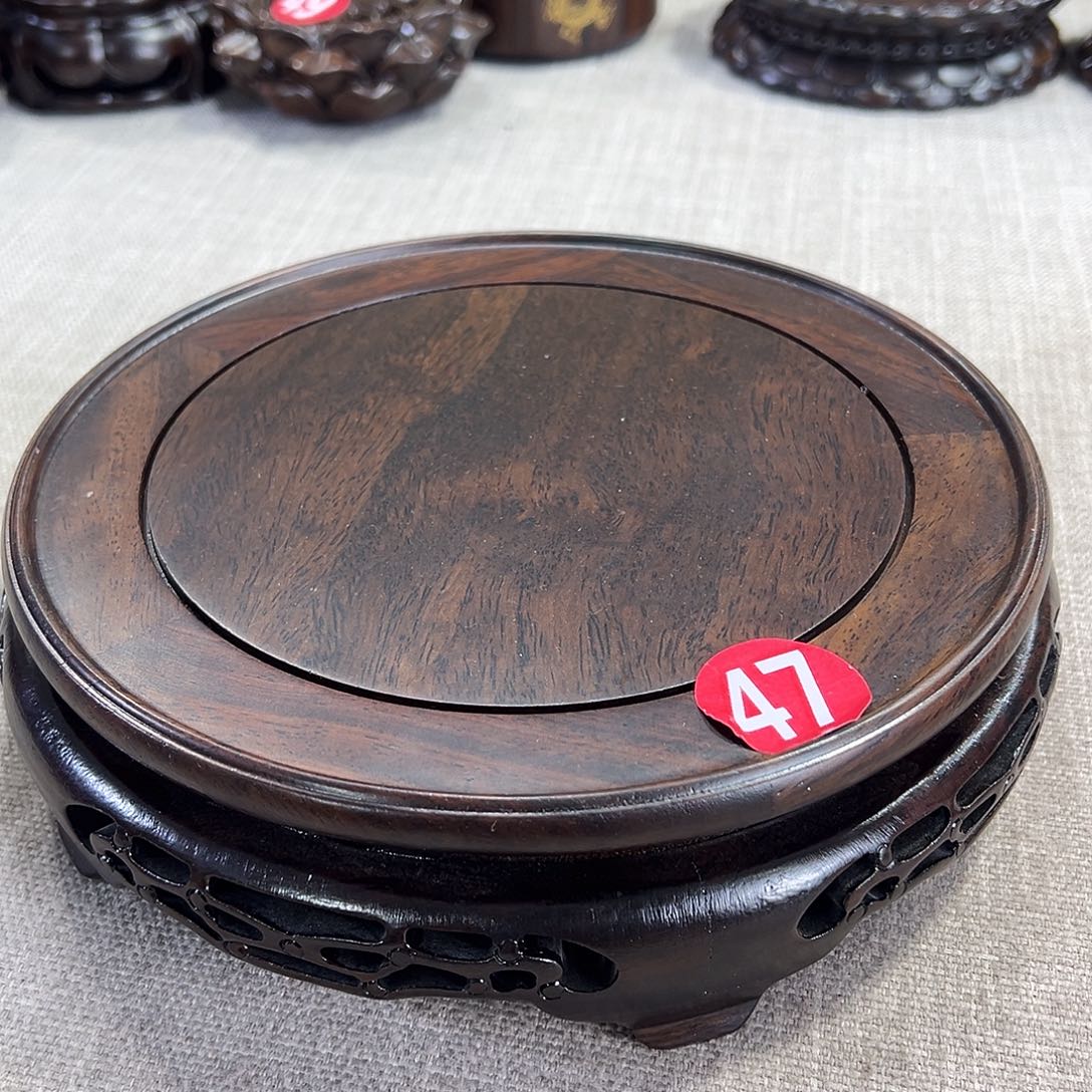 红木底座精雕工艺品
