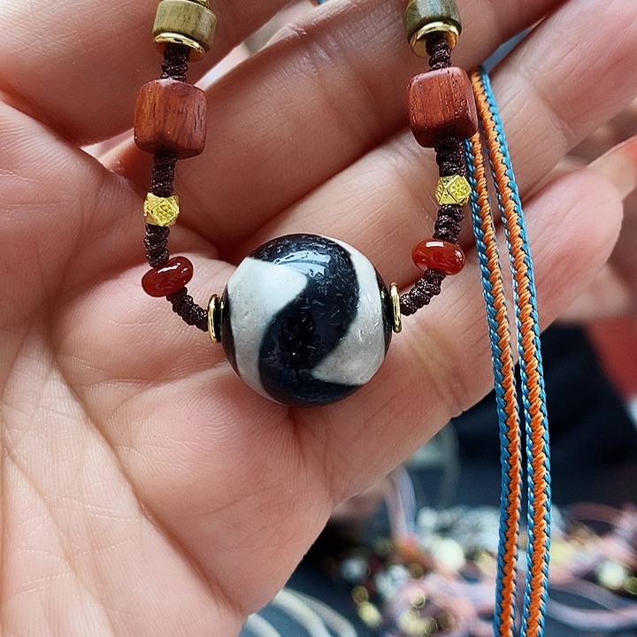 玛瑙/玉髓颈饰合金