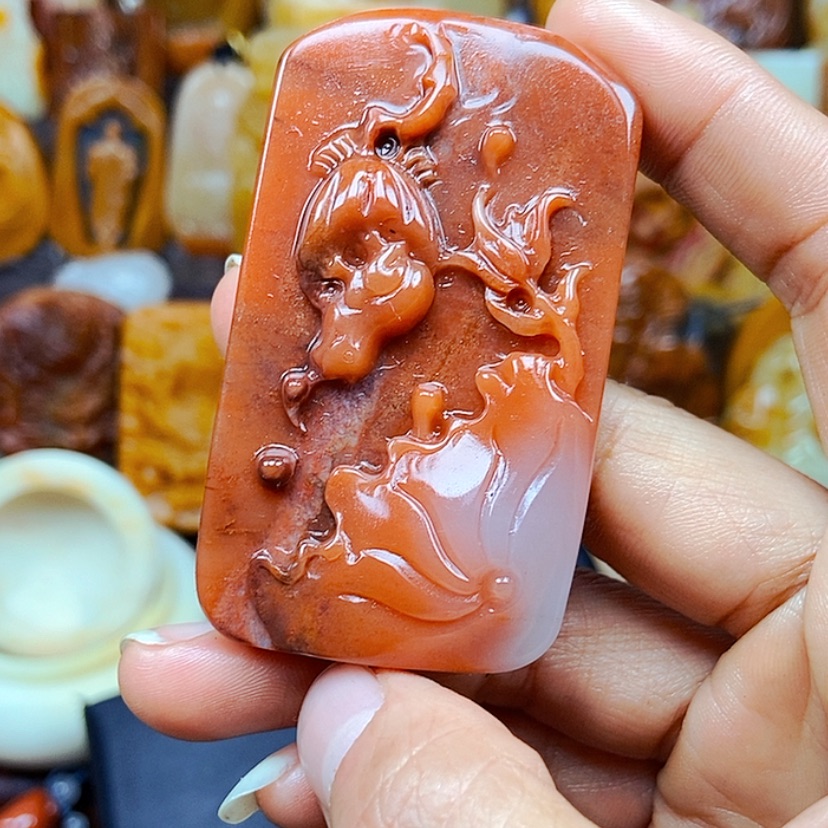 【闪购商品】石英质玉（黄龙玉）颈饰未镶嵌