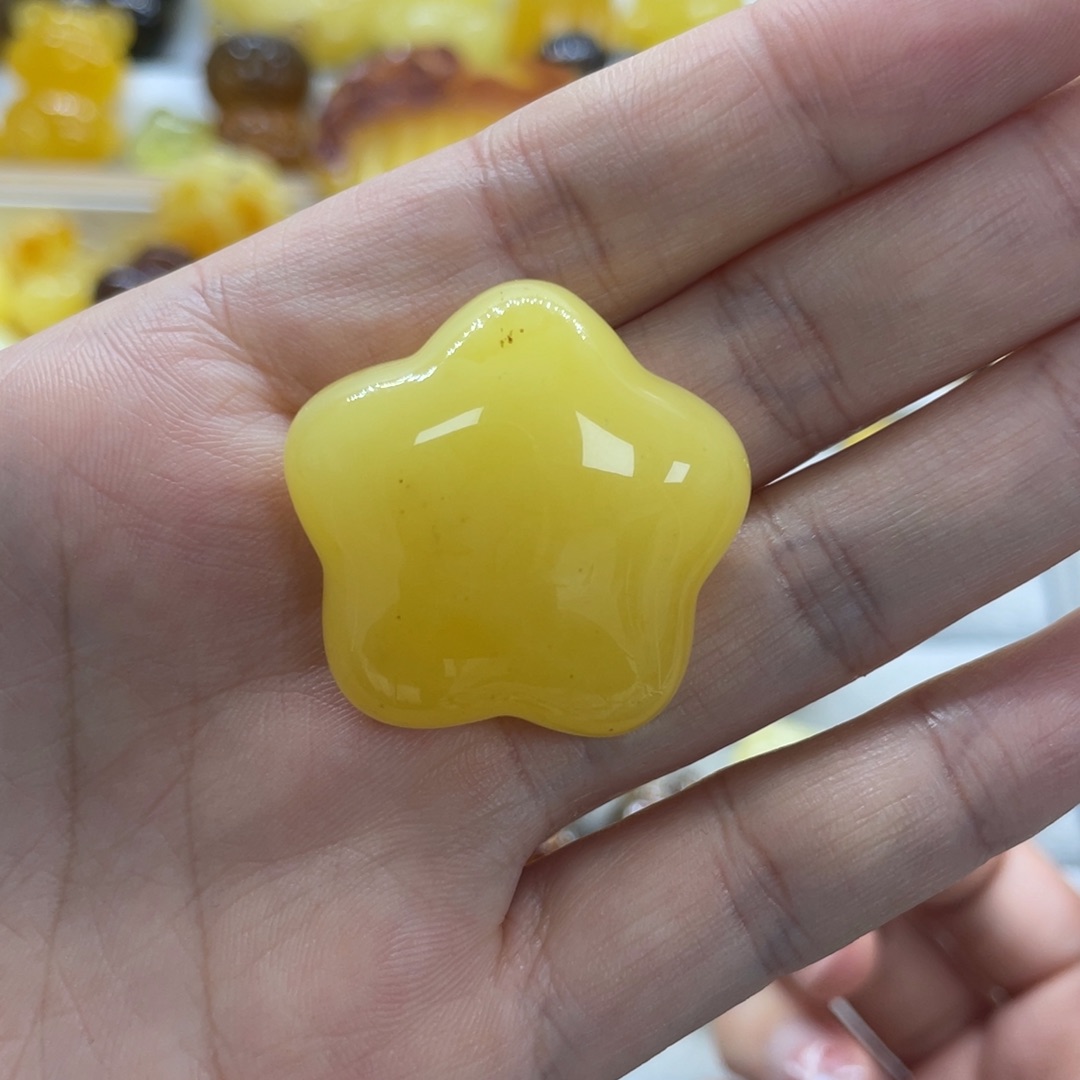 未镶嵌琥珀裸石8克星星