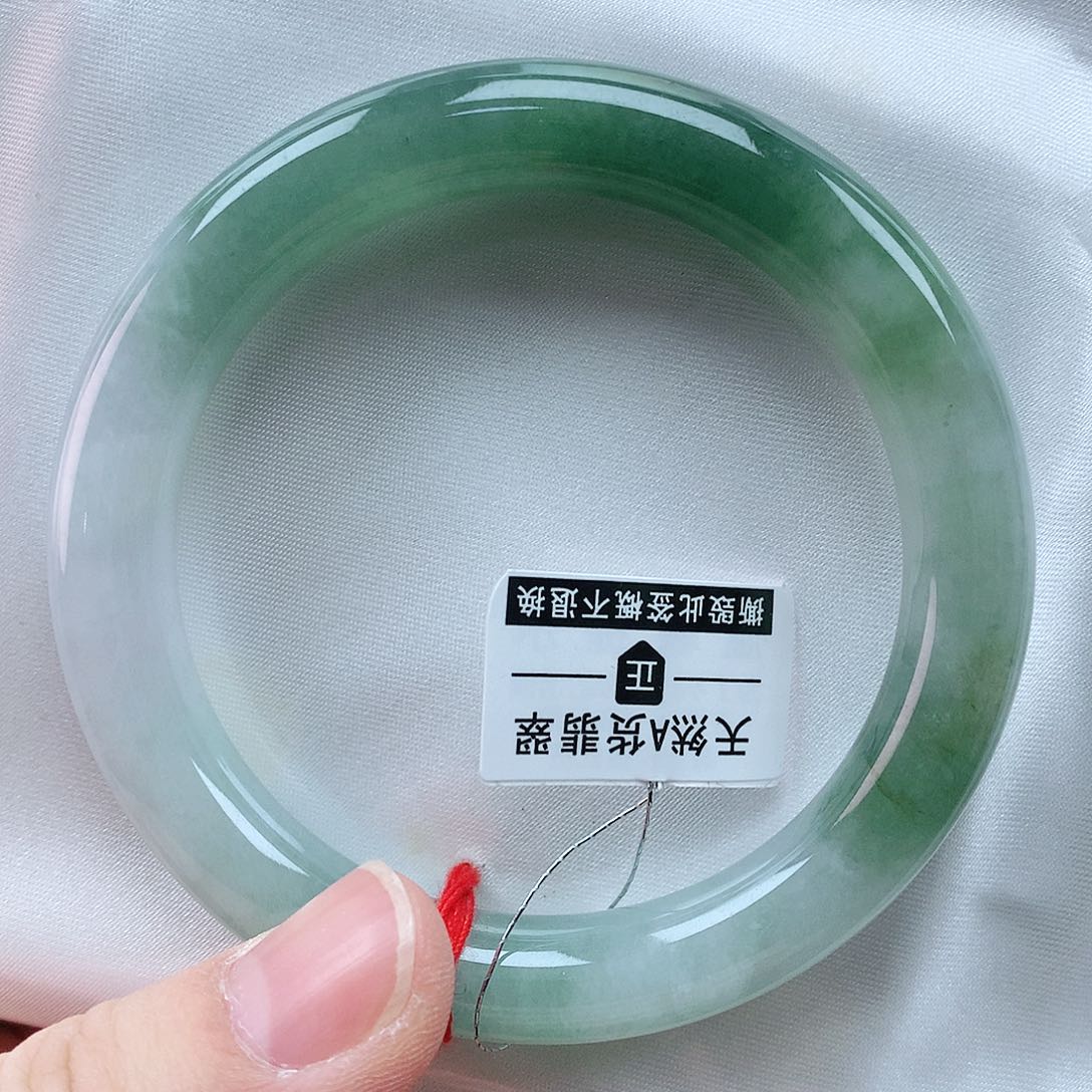 翡翠手镯未镶嵌54圆