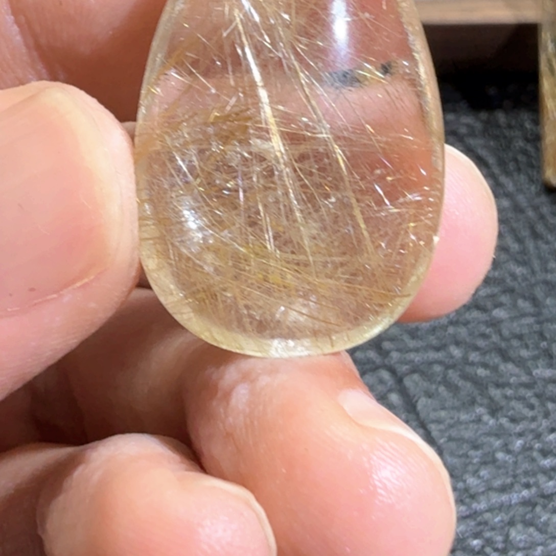 可***娜未镶嵌吊坠(赠链)水晶