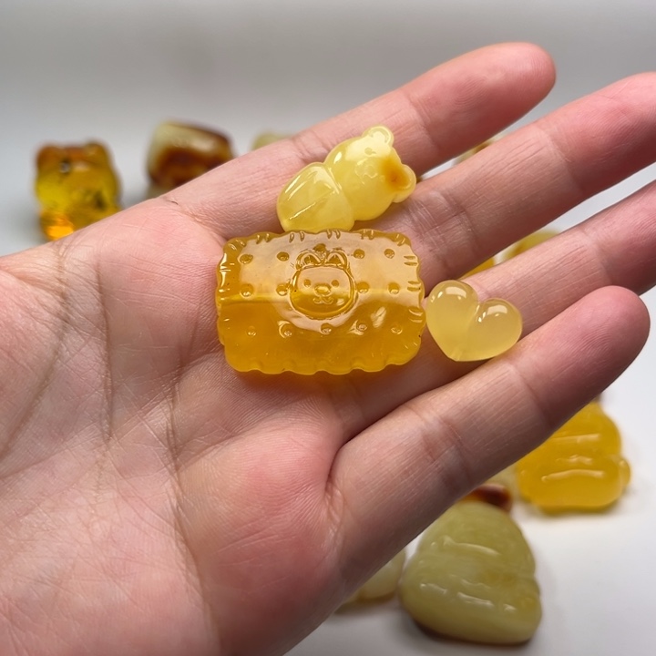 琥珀颈饰未镶嵌琥珀蜜蜡
