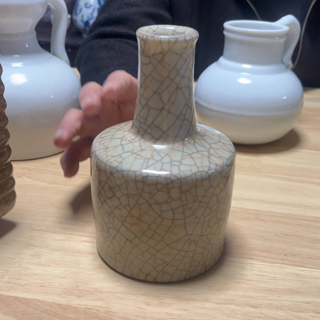 陶哥窑瓷器纸锥瓶欣赏非常好