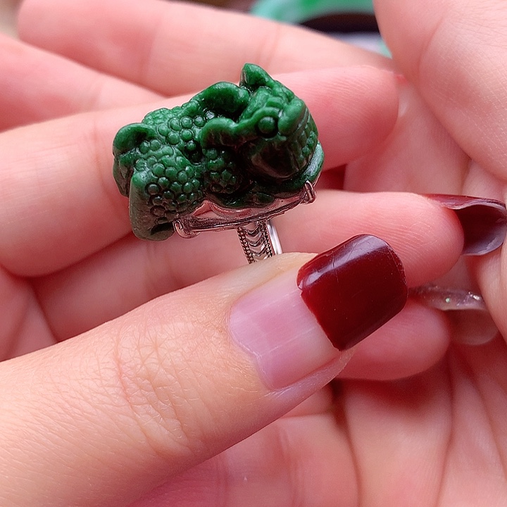 翡翠颈饰银S925镶嵌翡翠