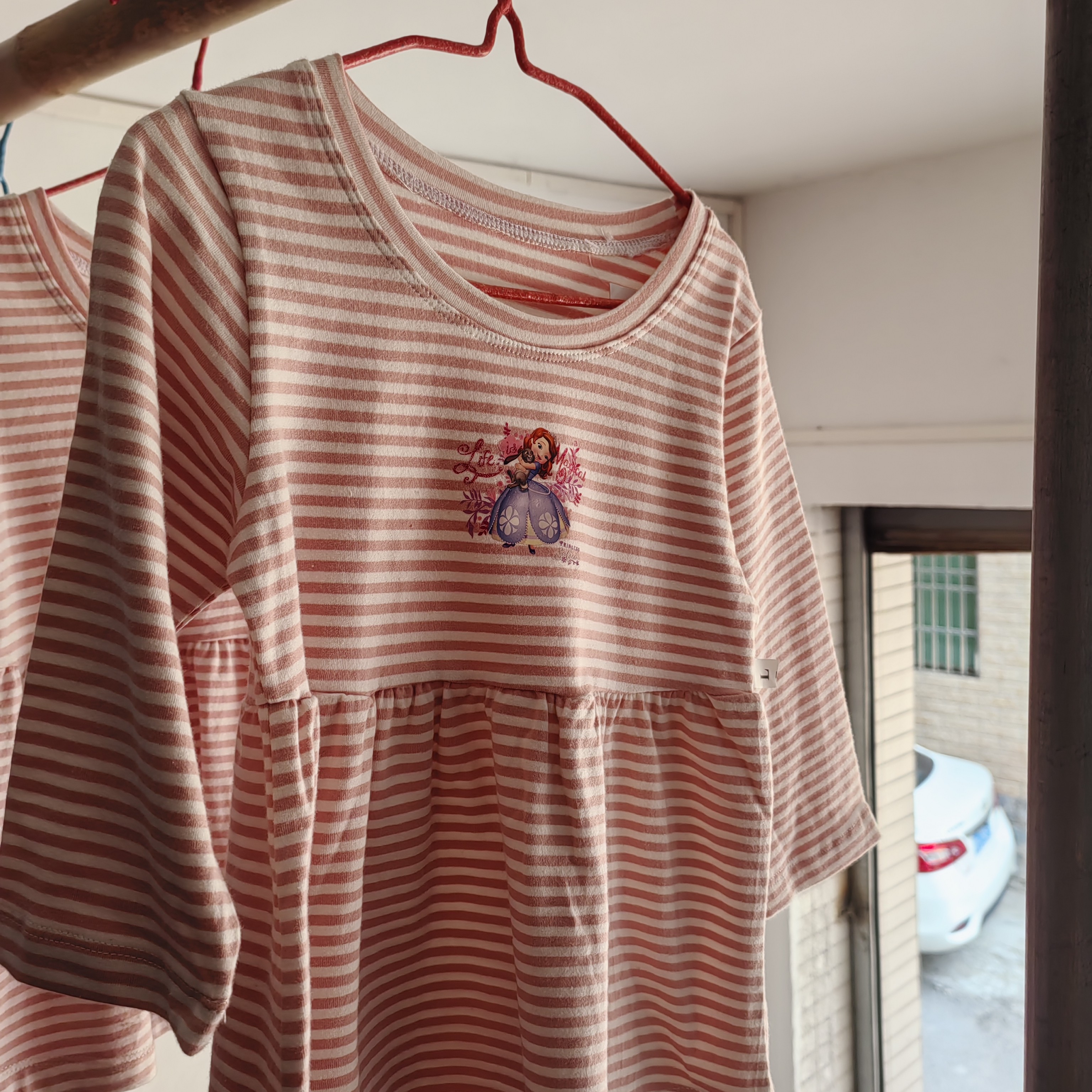 纯棉童服，工厂直销粉色休闲上衣