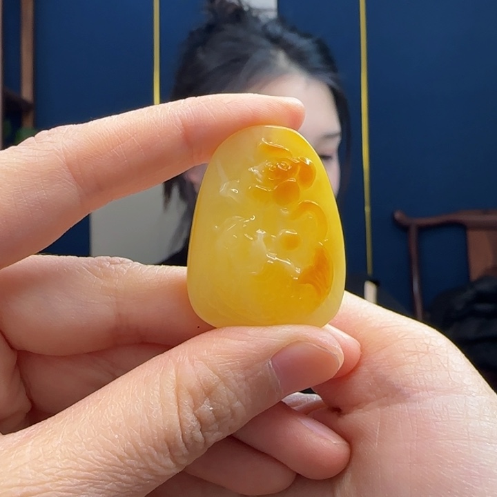 蜜蜡吊坠(赠链)未镶嵌苏*儿