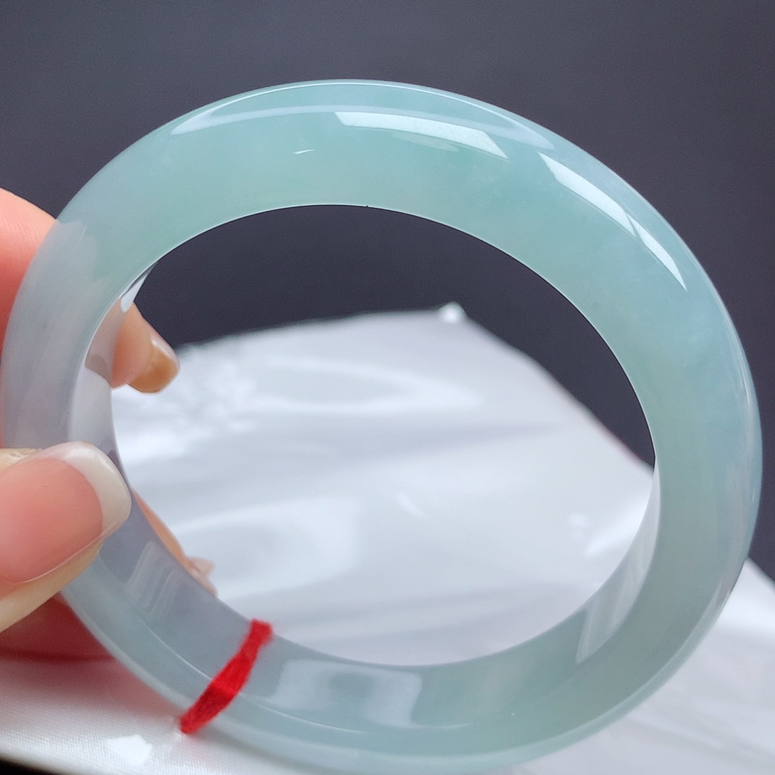 翡翠手镯未镶嵌57圈口